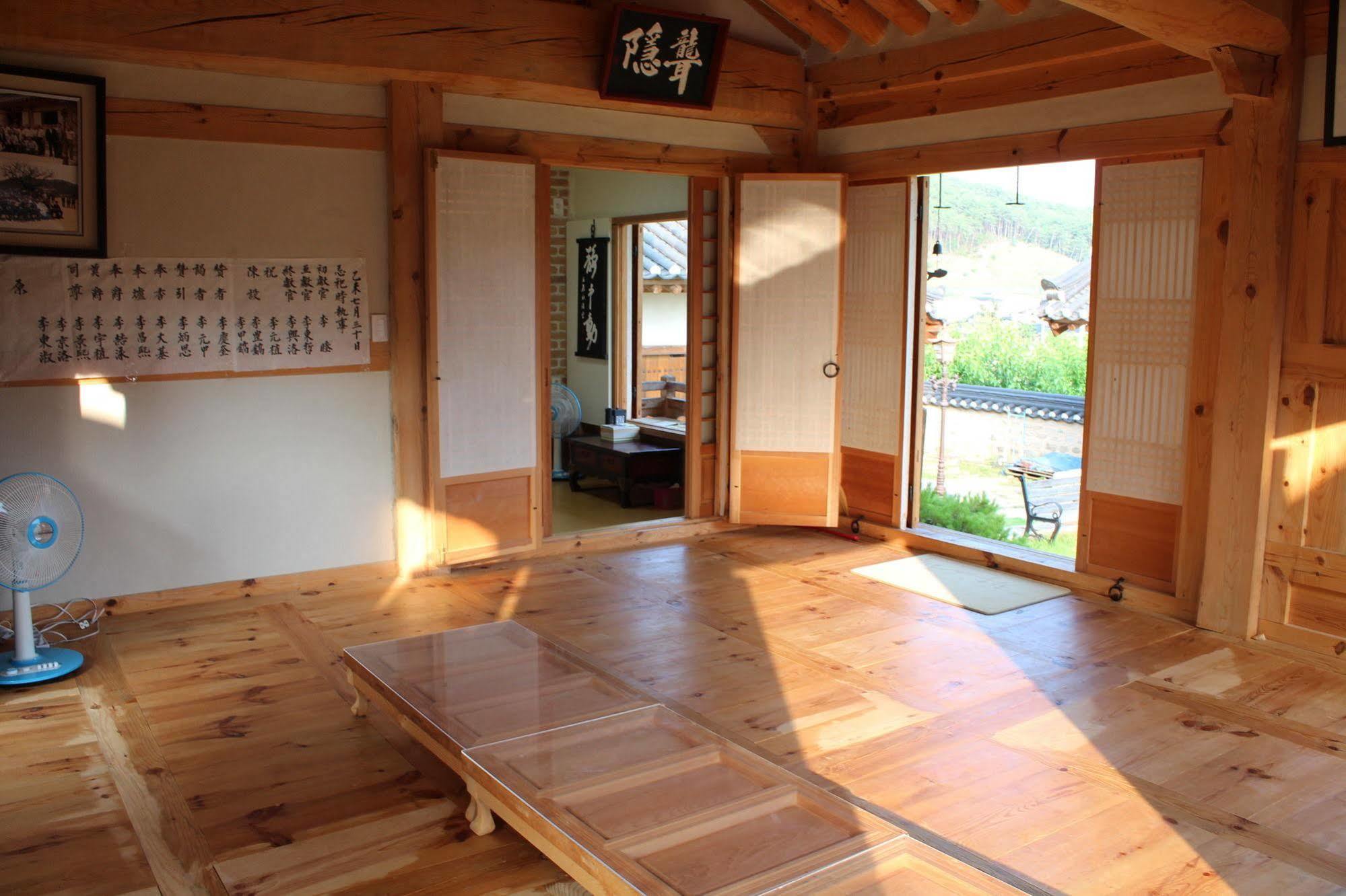 Hotel Ongye Jongtaek à Andong Extérieur photo